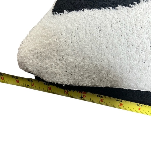 UGG Poppy Logo Pillow Set Of 2 - Picture 9 of 11